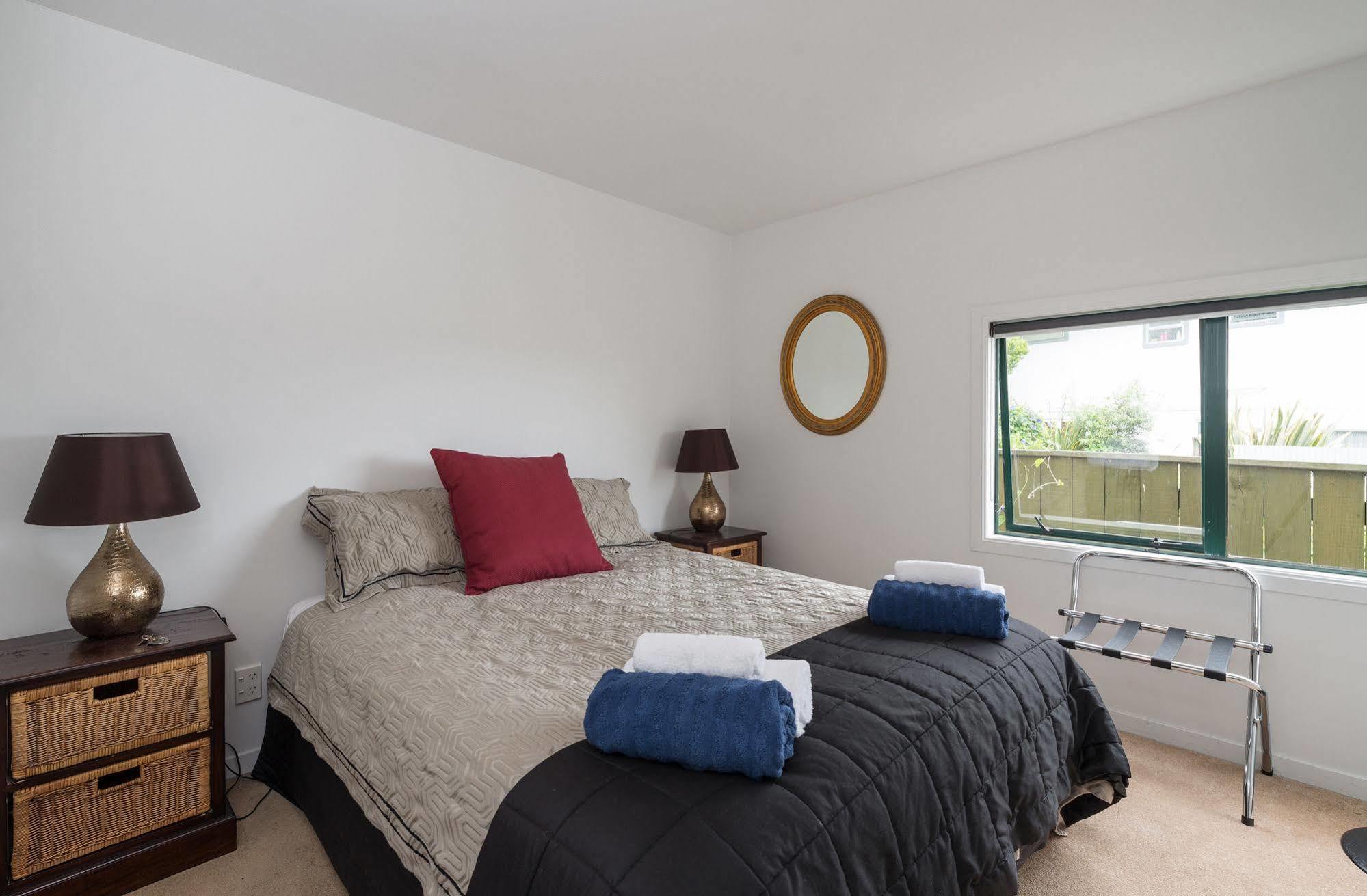 Lakeside City Apartments - Penthouse And Studio Distretto di Distretto di Rotorua Esterno foto