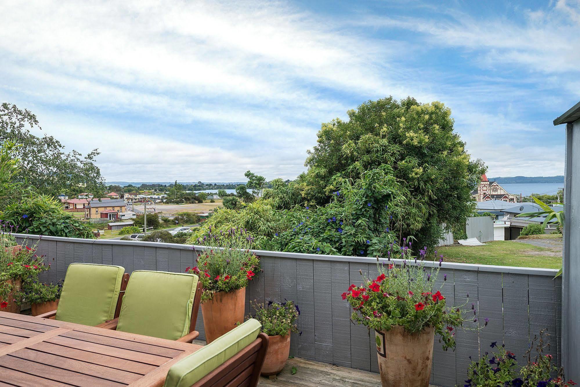 Lakeside City Apartments - Penthouse And Studio Distretto di Distretto di Rotorua Esterno foto